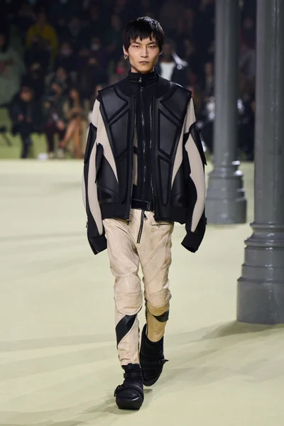 Look 44